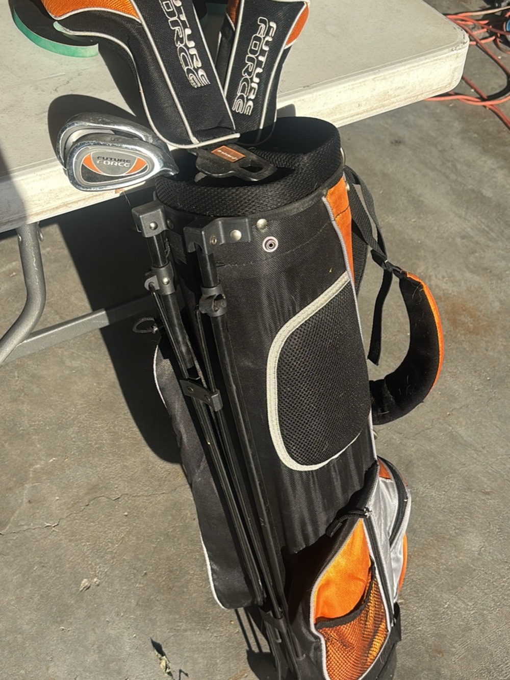 Kids Stand Golf Bag in Black & Orange by